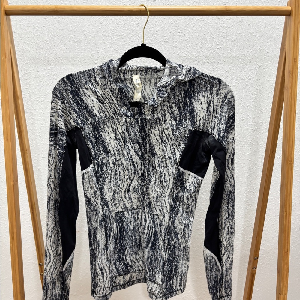 lululemon athletica Black and Gray Athletic Jacket